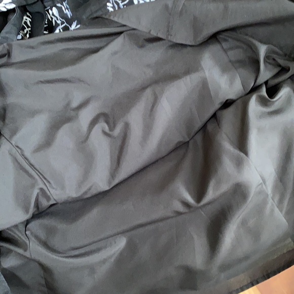 Sleeveless Black Embroidered dress 6 - Picture 10 of 13